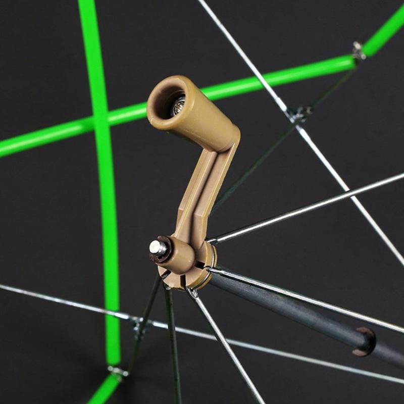 Hand-Operated Yarn Swift with Expanding Frame